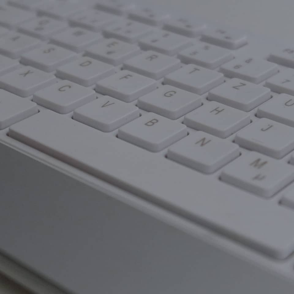 Set tastiera e mouse wireless Media Range serie highline QWERTZ, bianco/argento - MROS106