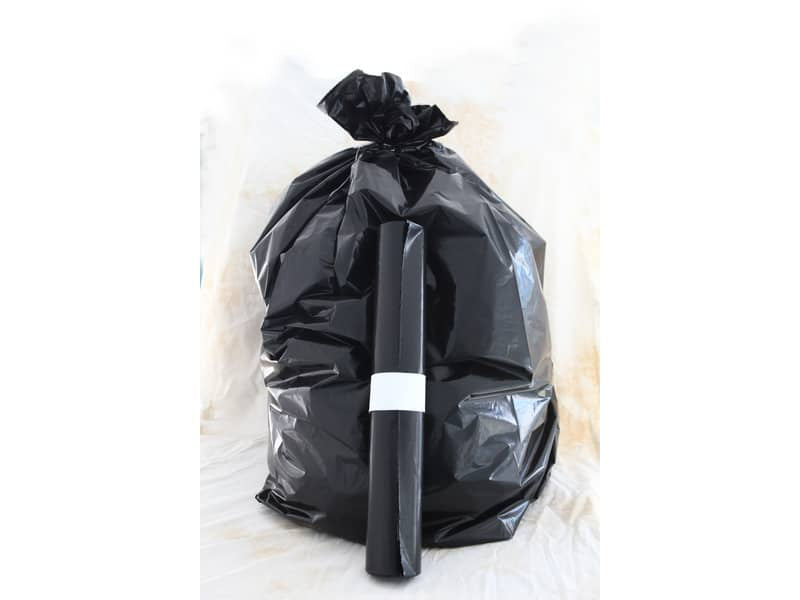 Sacchi immondizia in polietilene rigenerato capacità 130 l NERO rotolo da 10 pz. - 21130