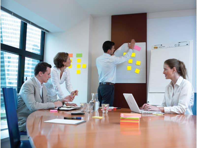 Lavagna da tavolo Post-it® Super Sticky 58,4 cm x 50,8 cm bianco 1 blocco da 20 fogli - 563R