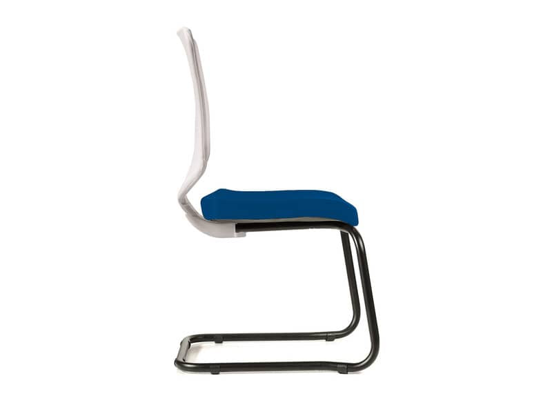 Sedia visitatore semidirezionale Unisit Newair NWBS su slitta - schienale rete bianco - rivest. ignifugo blu - NWBS/IB