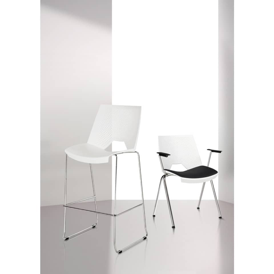 Sgabello alto su slitta Unisit Strike SKS struttura a filo d'acciaio cromato - PPL blu - SKS/BL