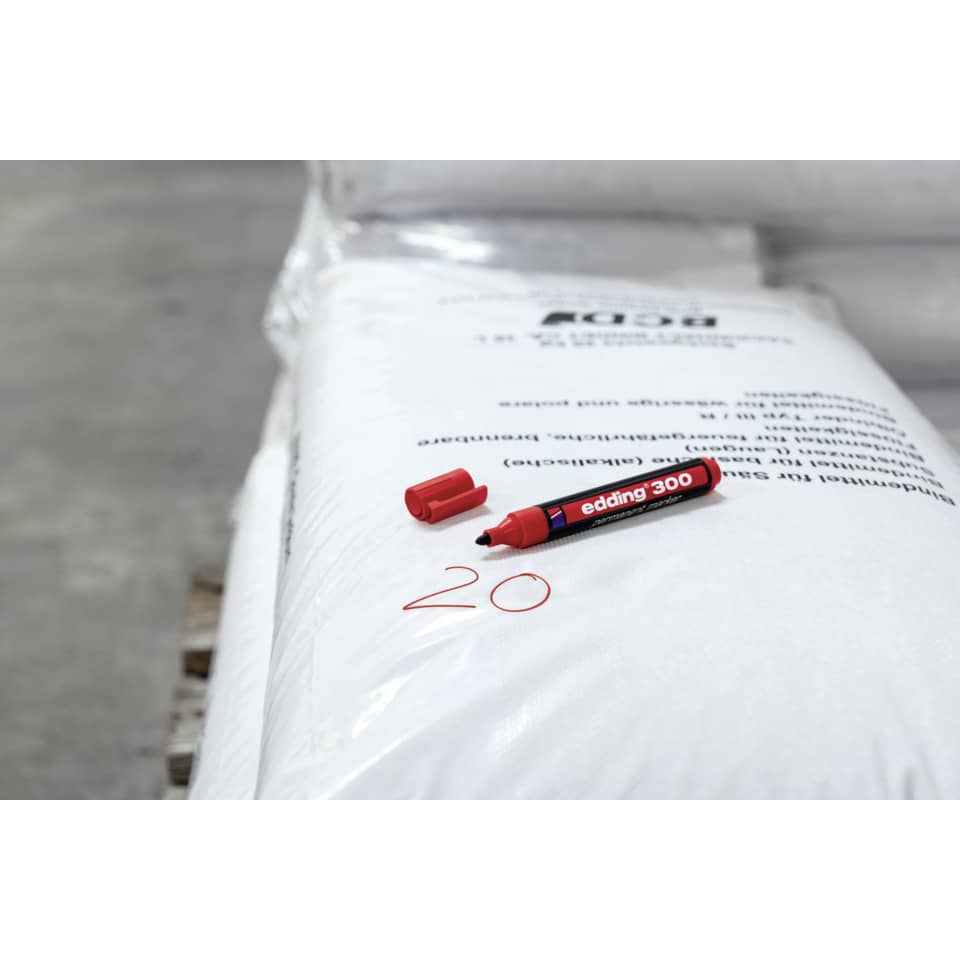 Marcatore permanente edding 300 punta conica 1,5-3 mm rosso 4-300002