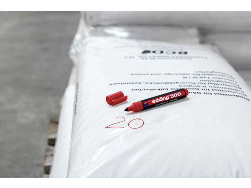 Marcatore permanente edding 300 punta conica 1,5-3 mm nero 4-300001