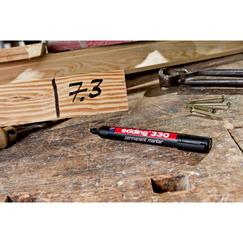 Marcatore permanente edding 330 punta scalpello 1-5 mm nero 4-330001