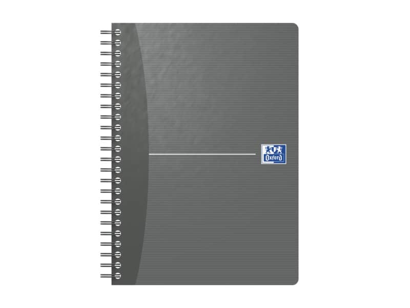 Quaderno spiralato OXFORD Office Essentials A5 assortiti quadretti 5 mm 100102938